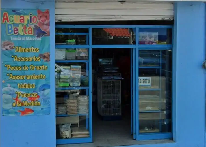 Fachada del acuario Acuario y Tienda de Mascotas Pequeñas